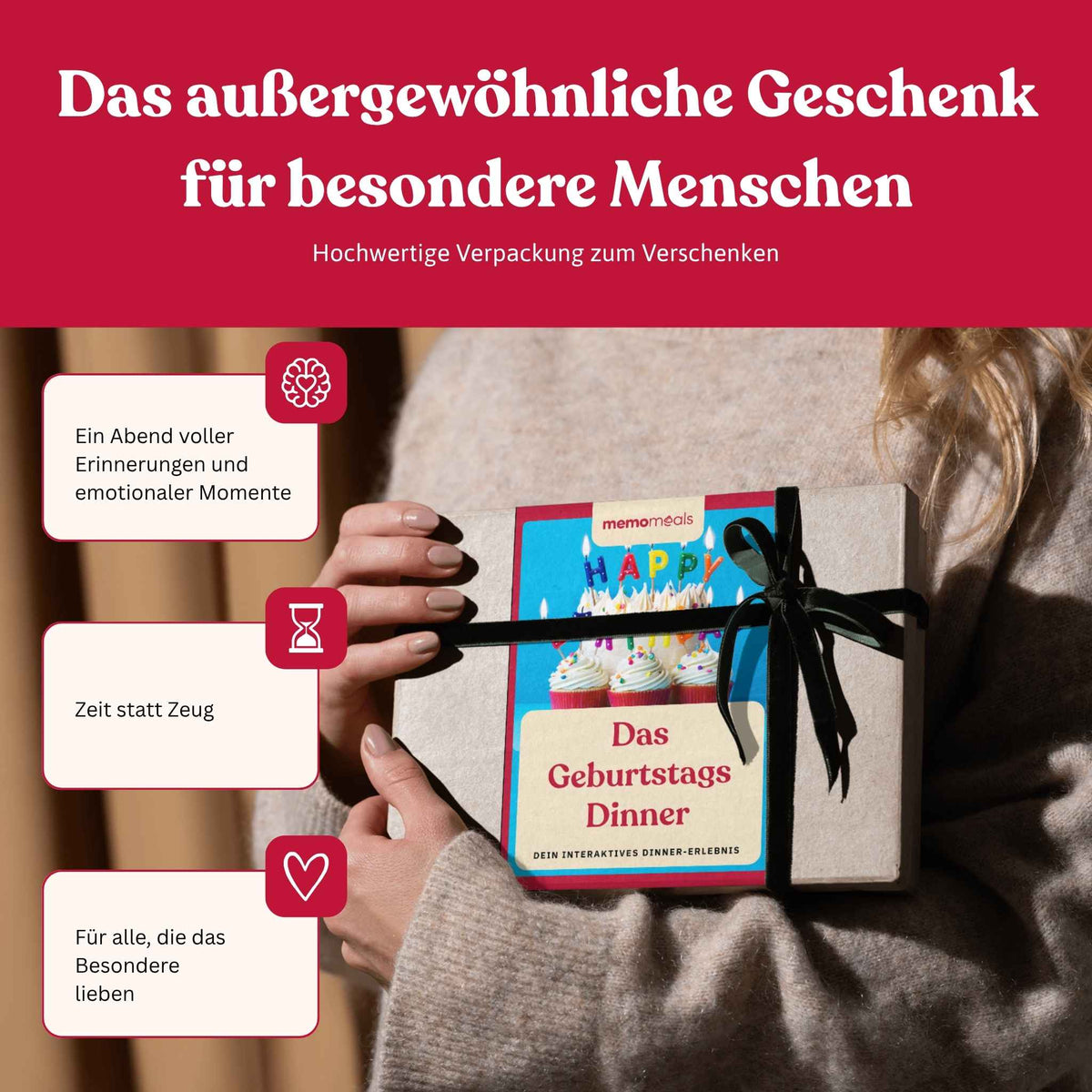 Frau hält eine liebevoll verpackte Geburtstag memomeals Erlebnisbox als Geschenk in den Händen
